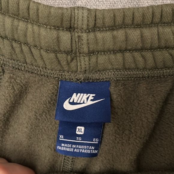 Nike Sweatpants Men’s Size Large Green. - Picture 3 of 4